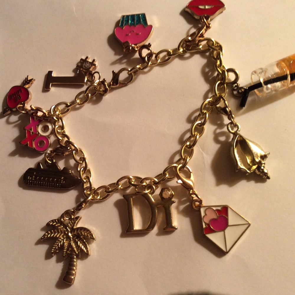 DI Bracelet with Several Charms